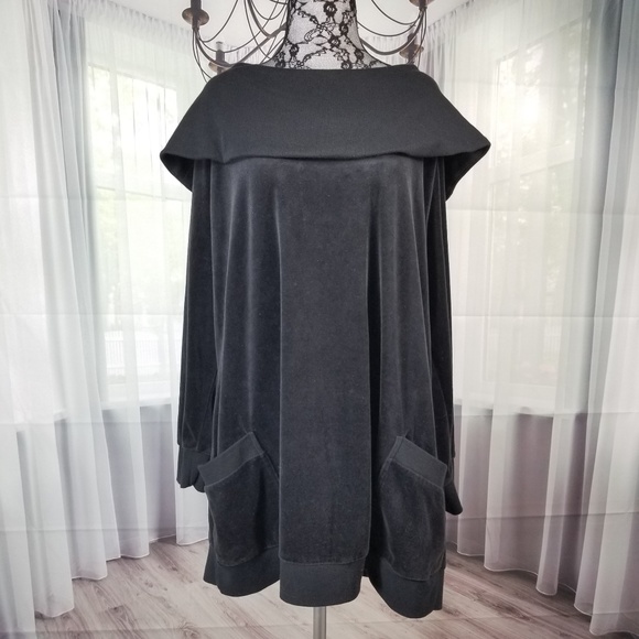 Fashion Bug Sweaters - Fashion Bug Plus Black Velour Sweater sz 22 JK20